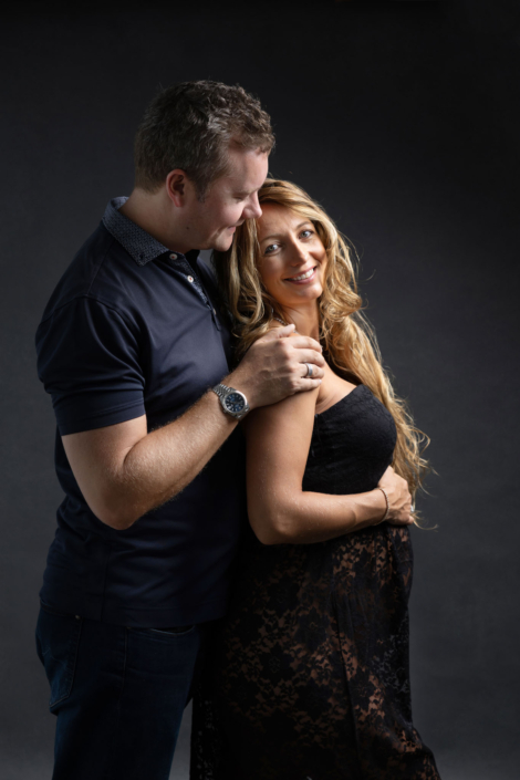 maternity portraits in Abu Dhabi