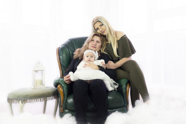 three generation photoshoot family phot