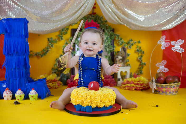 best photographer bangalore cake smash first birthday