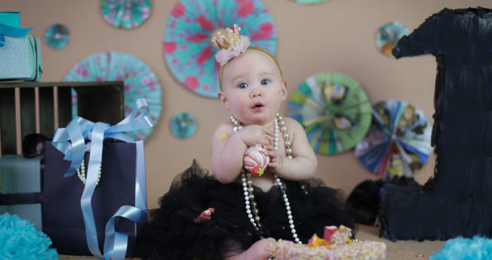 breakfast-at-tiffany-cake-smash-first-birthday-photoshoot breakfast at tiffany cake smash first birthday photoshoot