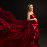 Professional maternity photographer in UAE