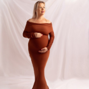Pregnancy photographer in Ajman offering styled portrait sessions