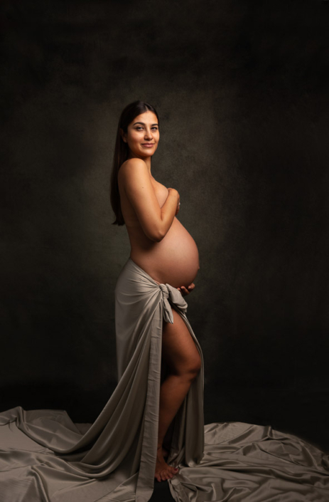 Find a female maternity photographer near me