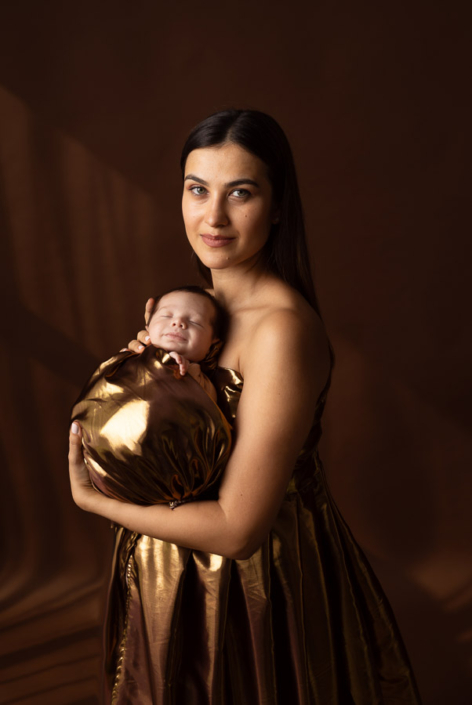 dubai-newborn-photographer-baby-in-basket-props-arpna-photography