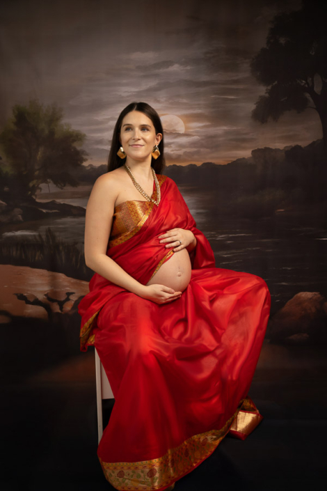 maternity-photographer-dubai-saree-traditional-photoshoot