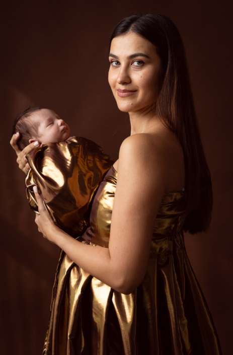 newborn-photographer-dubai-baby-wrapped-portrait-arpna-photography