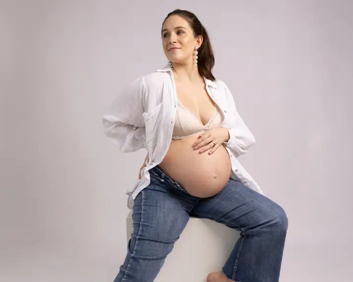 Maternity gown photoshoot Dubai