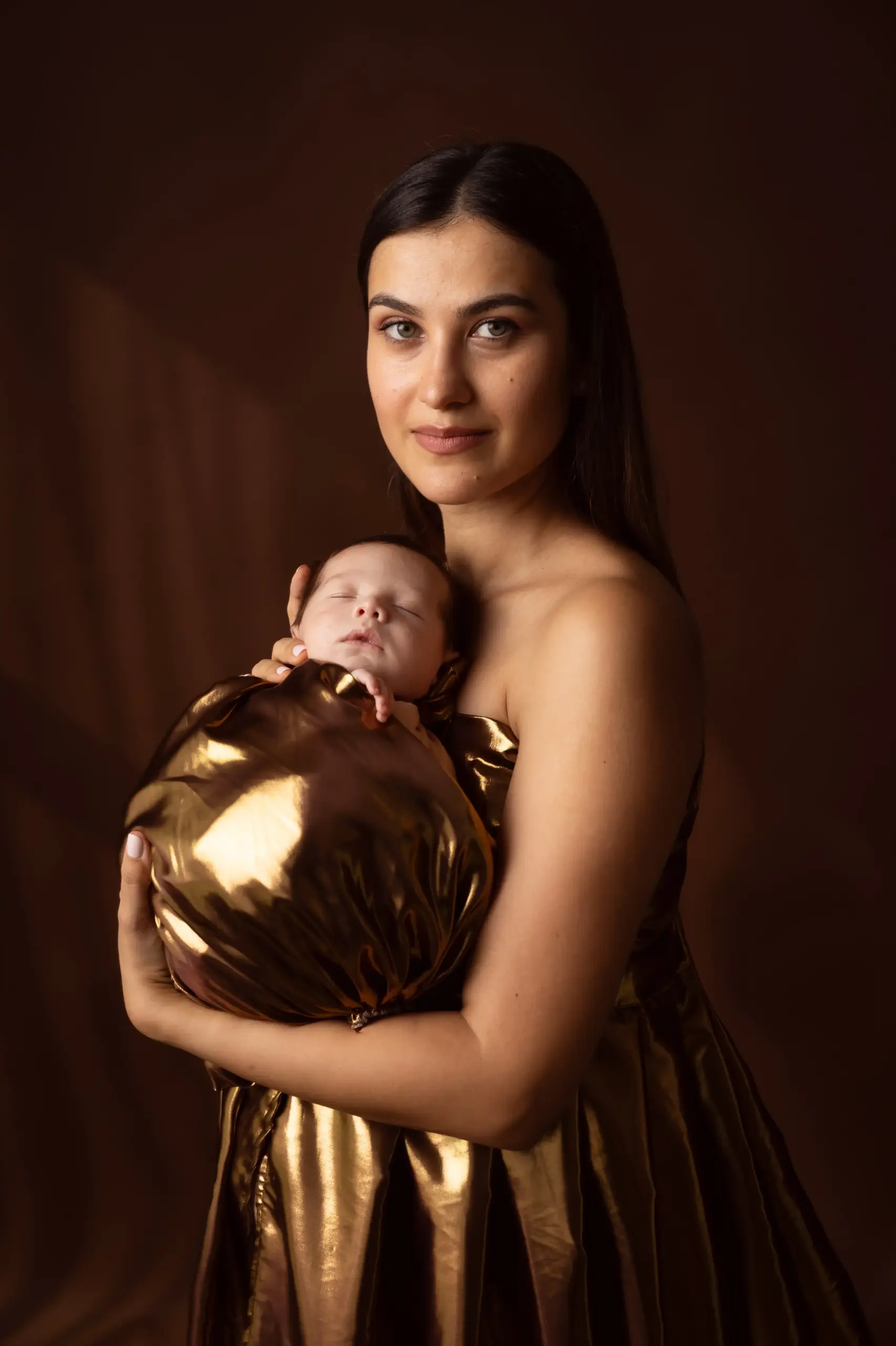 Mother and newborn baby portrait from newborn photography in Dubai